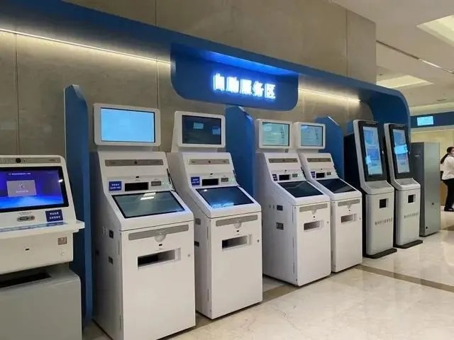 医生掀开奶罩边躁边狠狠躁视频