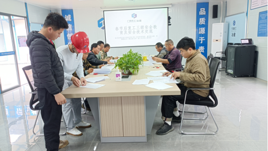 医生掀开奶罩边躁边狠狠躁视频