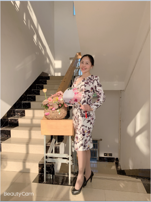 医生掀开奶罩边躁边狠狠躁视频