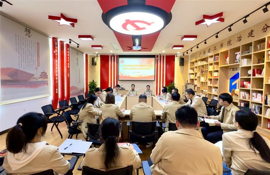 医生掀开奶罩边躁边狠狠躁视频