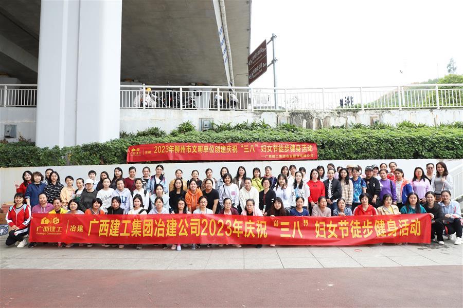 医生掀开奶罩边躁边狠狠躁视频