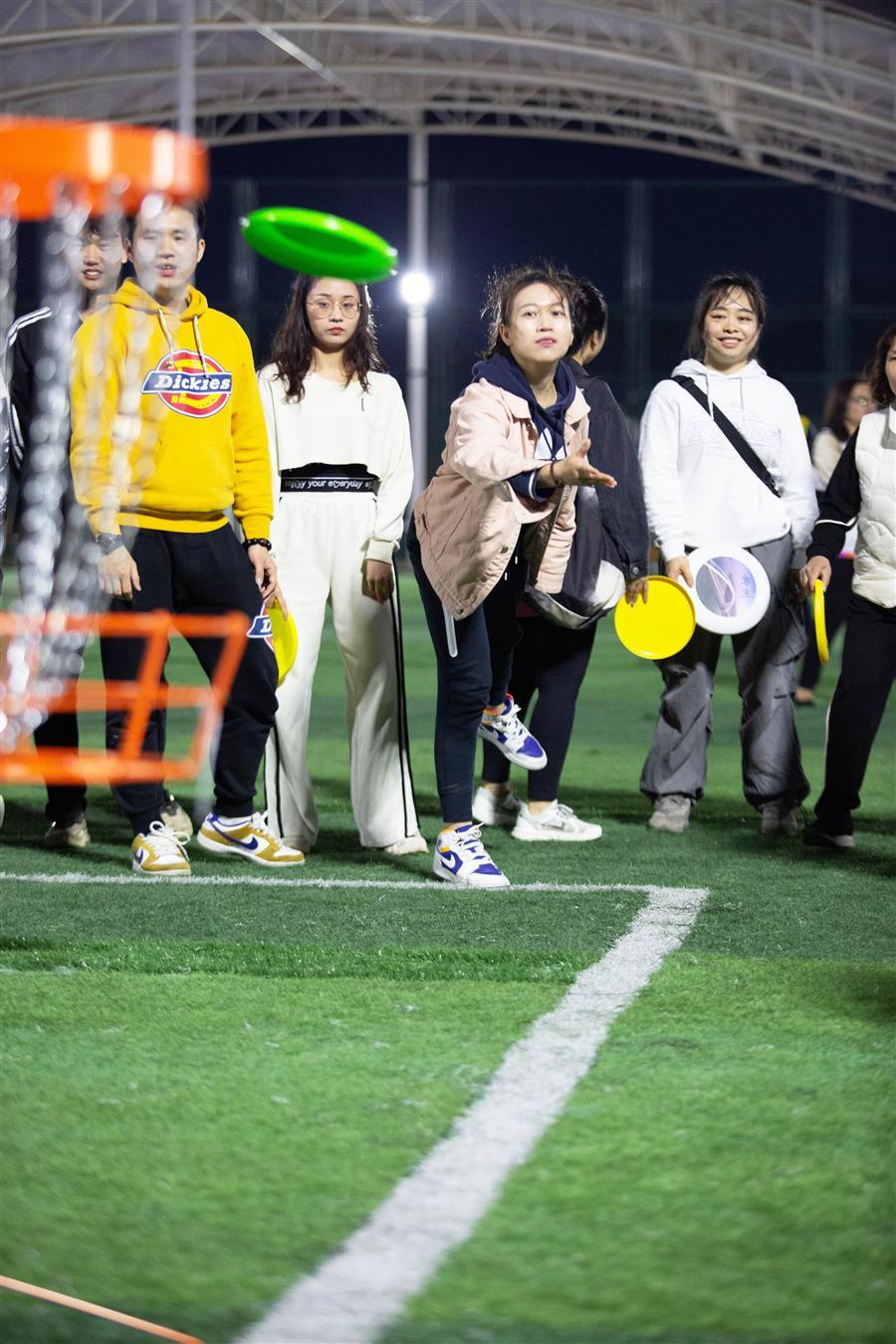 医生掀开奶罩边躁边狠狠躁视频