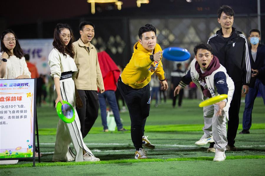 医生掀开奶罩边躁边狠狠躁视频