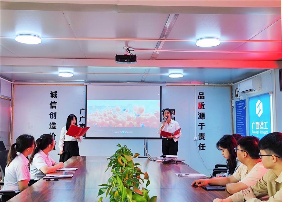 医生掀开奶罩边躁边狠狠躁视频