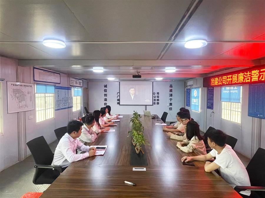 医生掀开奶罩边躁边狠狠躁视频