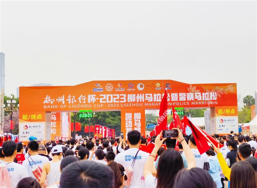 医生掀开奶罩边躁边狠狠躁视频