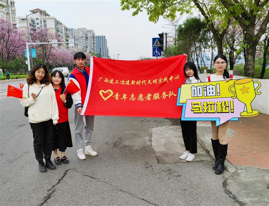 医生掀开奶罩边躁边狠狠躁视频