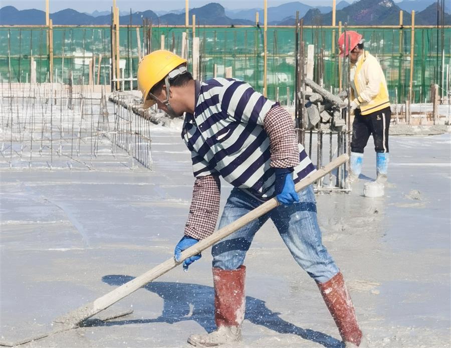 医生掀开奶罩边躁边狠狠躁视频