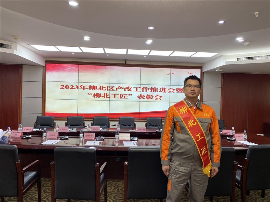 医生掀开奶罩边躁边狠狠躁视频