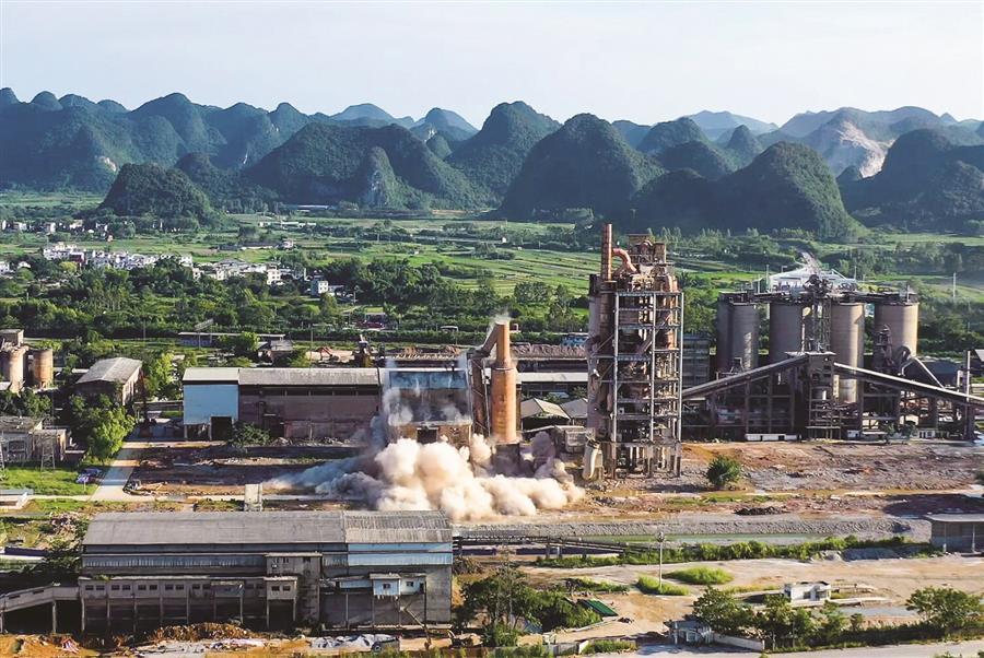 医生掀开奶罩边躁边狠狠躁视频