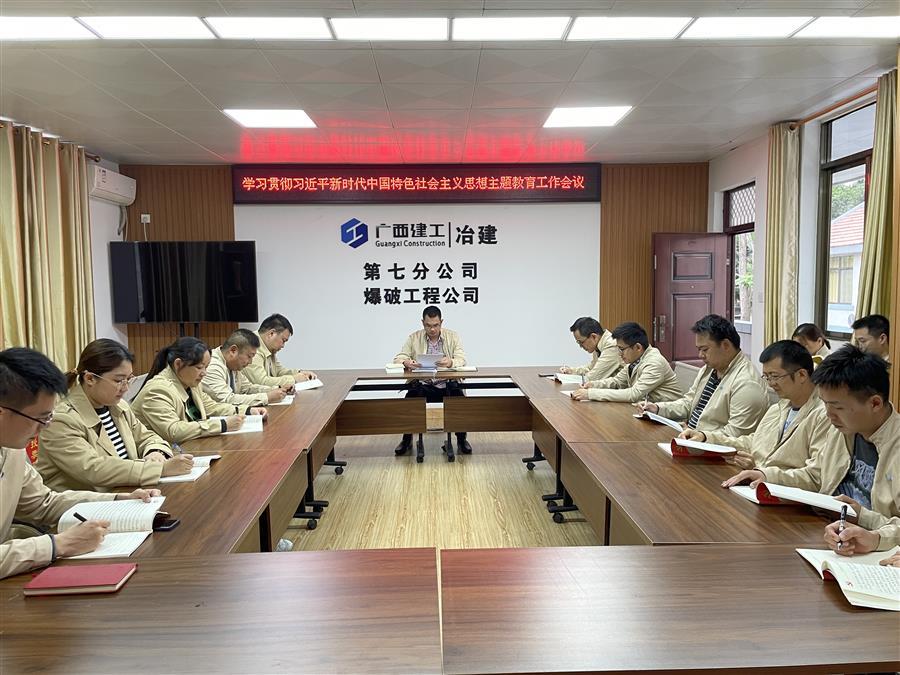 医生掀开奶罩边躁边狠狠躁视频