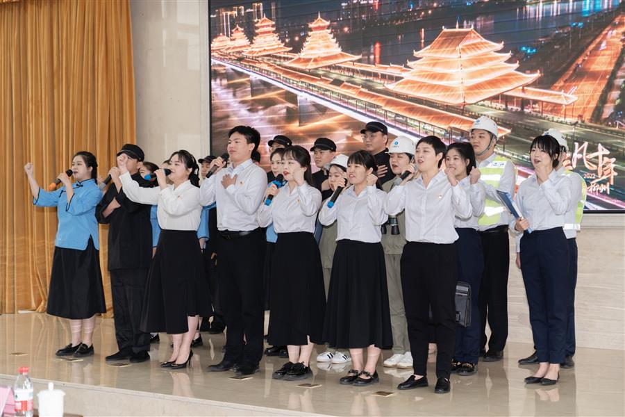 医生掀开奶罩边躁边狠狠躁视频