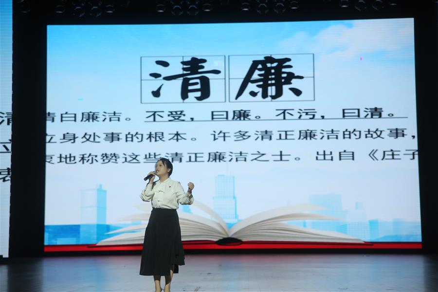 医生掀开奶罩边躁边狠狠躁视频