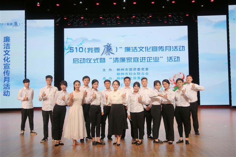 医生掀开奶罩边躁边狠狠躁视频
