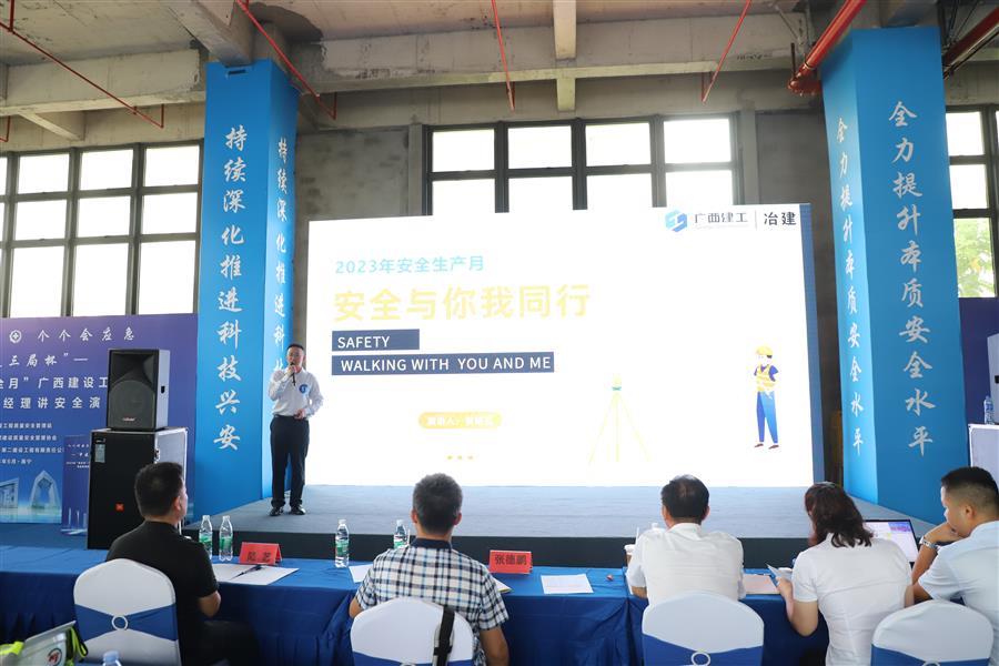 医生掀开奶罩边躁边狠狠躁视频