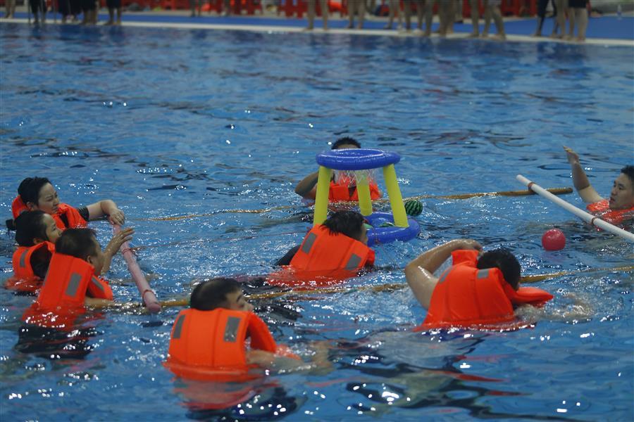 医生掀开奶罩边躁边狠狠躁视频