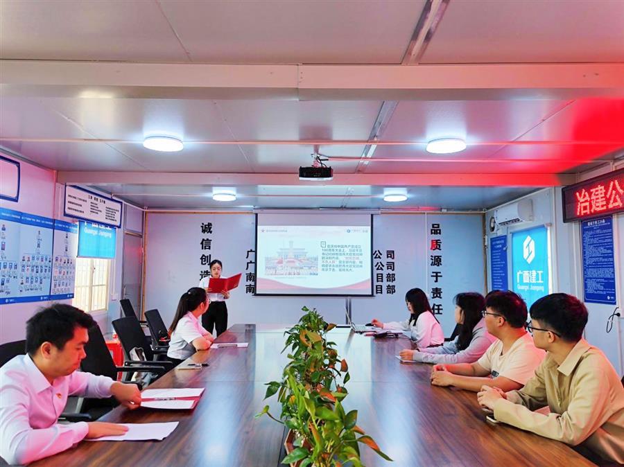 医生掀开奶罩边躁边狠狠躁视频