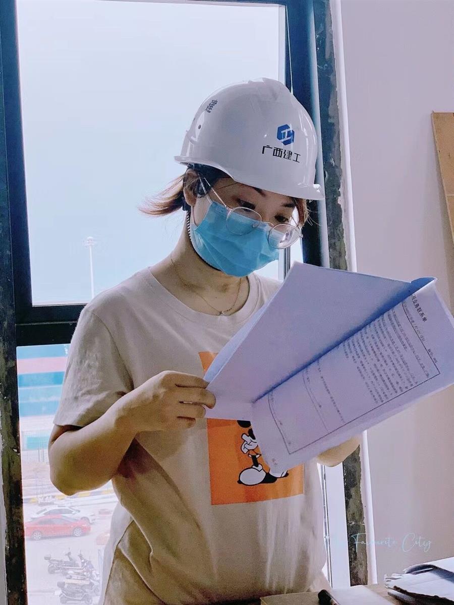 医生掀开奶罩边躁边狠狠躁视频