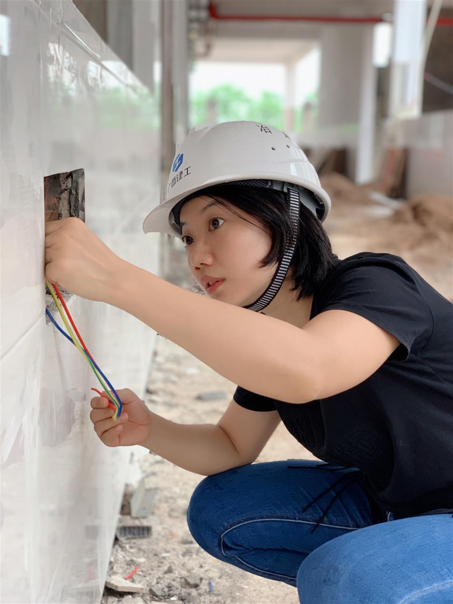 医生掀开奶罩边躁边狠狠躁视频