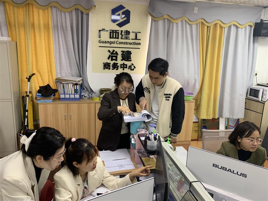 医生掀开奶罩边躁边狠狠躁视频