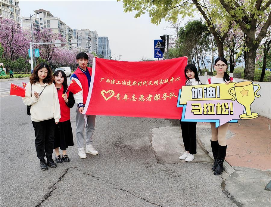 医生掀开奶罩边躁边狠狠躁视频