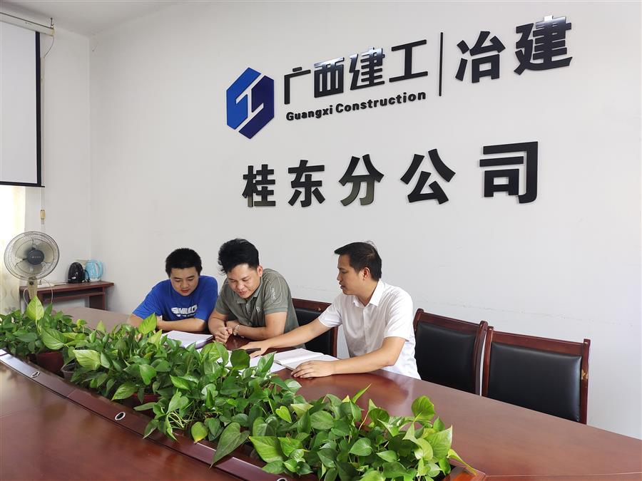 医生掀开奶罩边躁边狠狠躁视频