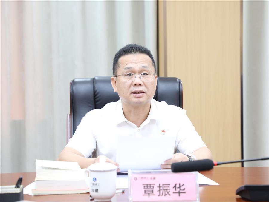 医生掀开奶罩边躁边狠狠躁视频