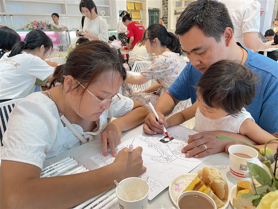 医生掀开奶罩边躁边狠狠躁视频