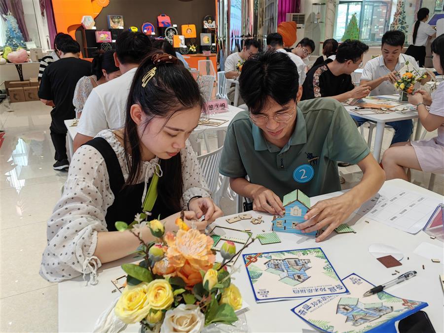 医生掀开奶罩边躁边狠狠躁视频