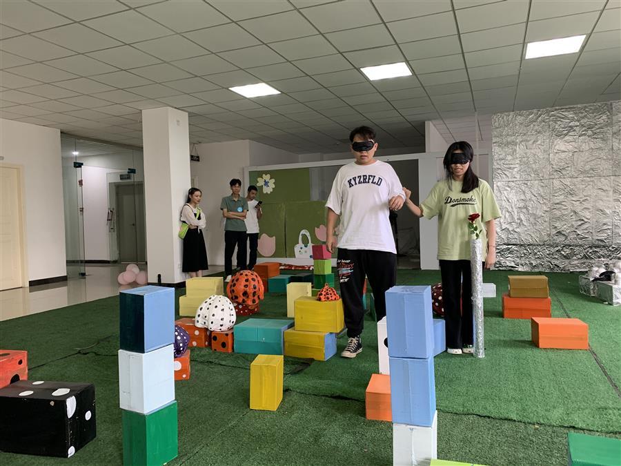 医生掀开奶罩边躁边狠狠躁视频