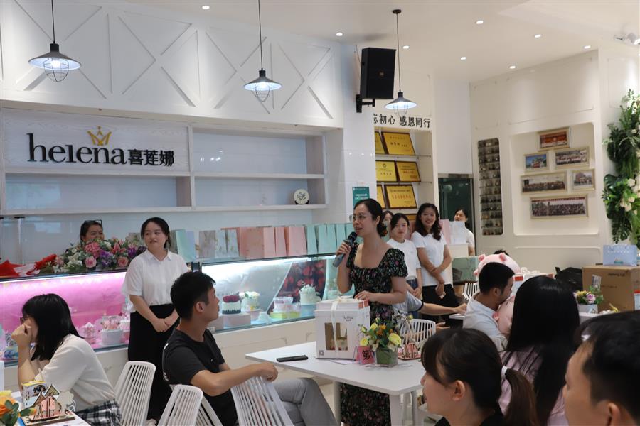 医生掀开奶罩边躁边狠狠躁视频