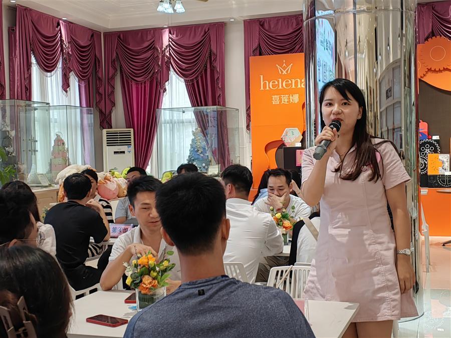 医生掀开奶罩边躁边狠狠躁视频