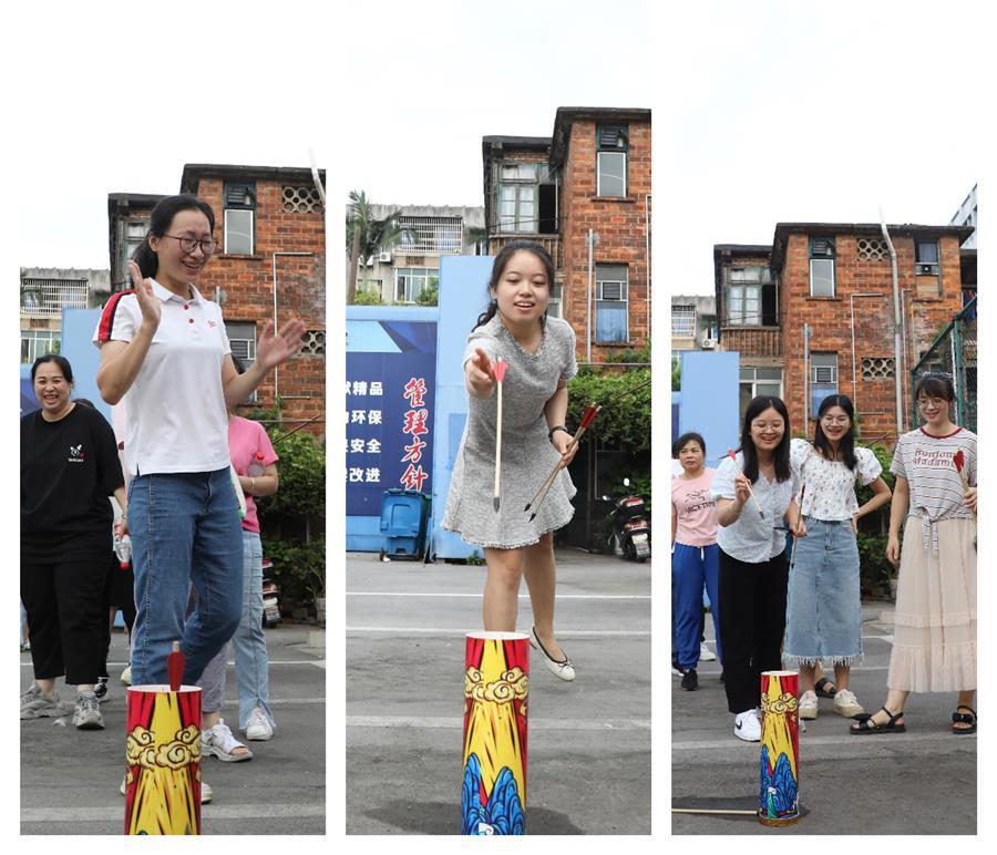 医生掀开奶罩边躁边狠狠躁视频