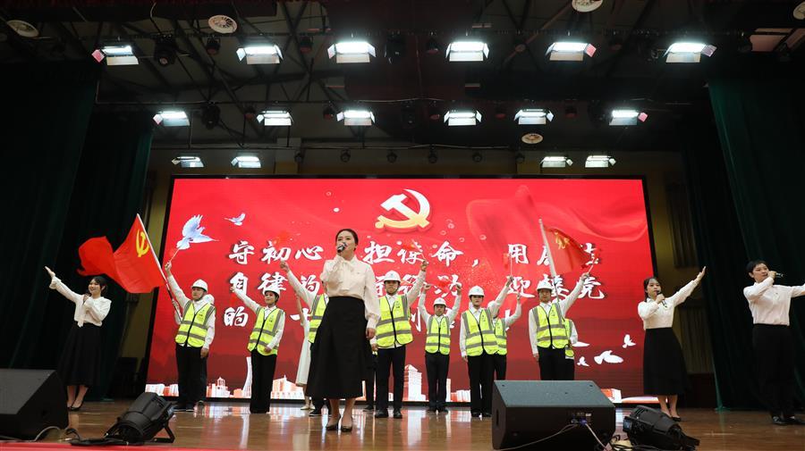 医生掀开奶罩边躁边狠狠躁视频