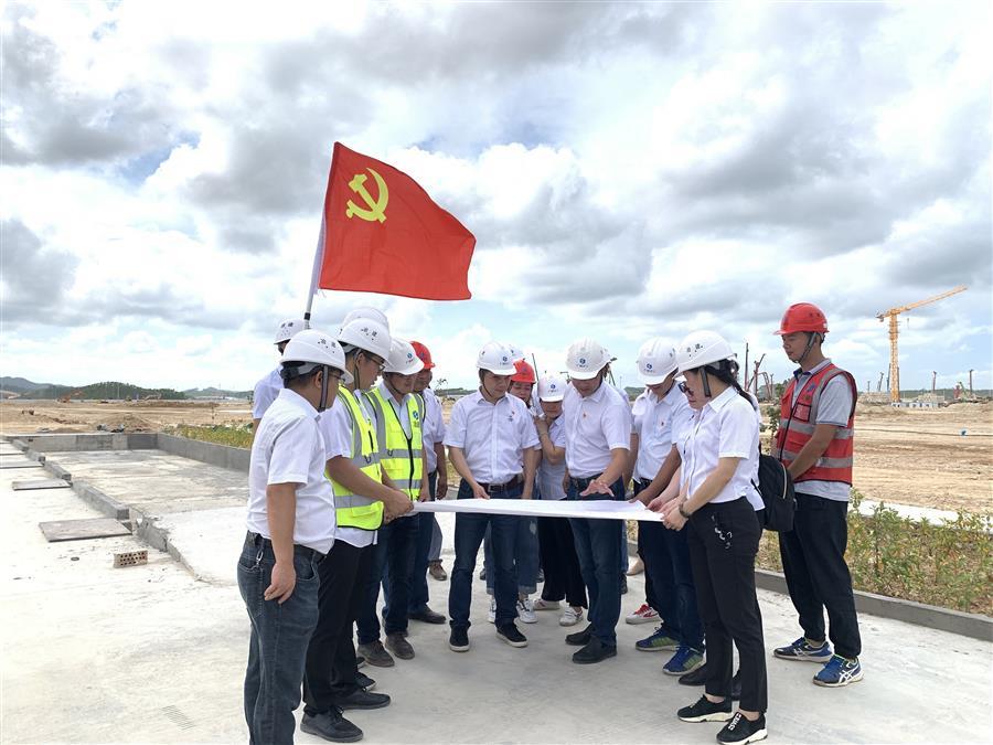 医生掀开奶罩边躁边狠狠躁视频