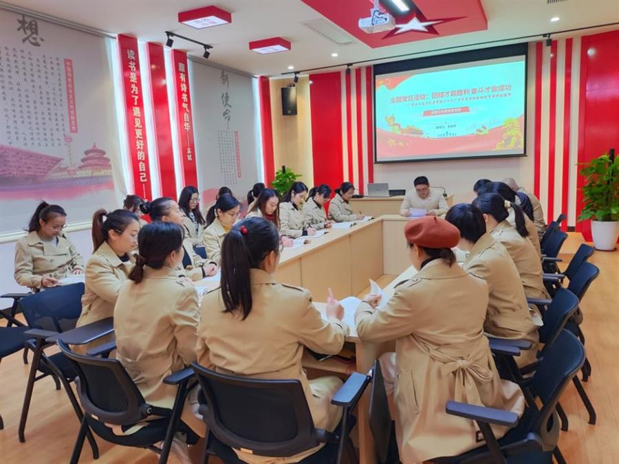 医生掀开奶罩边躁边狠狠躁视频