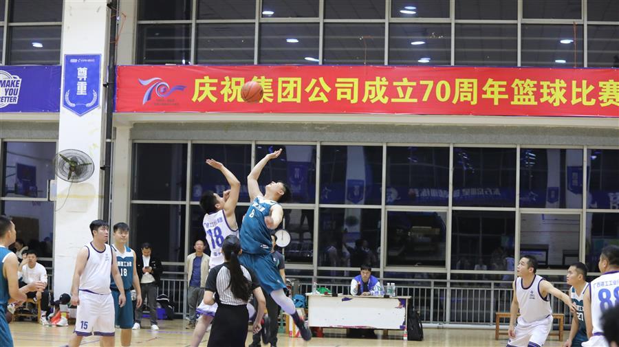 医生掀开奶罩边躁边狠狠躁视频