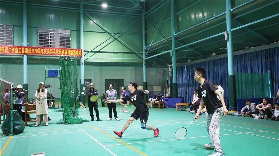 医生掀开奶罩边躁边狠狠躁视频