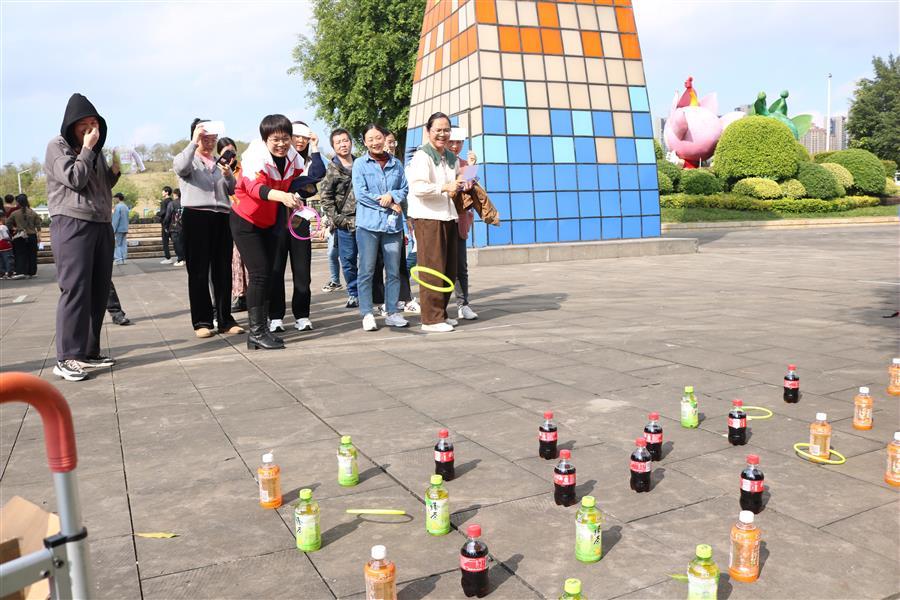 医生掀开奶罩边躁边狠狠躁视频