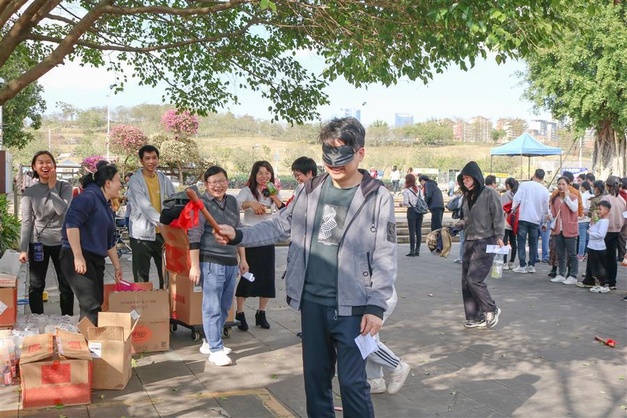 医生掀开奶罩边躁边狠狠躁视频