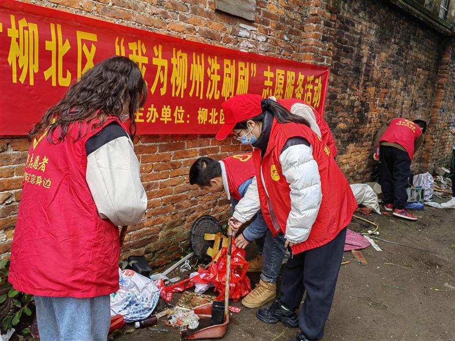 医生掀开奶罩边躁边狠狠躁视频