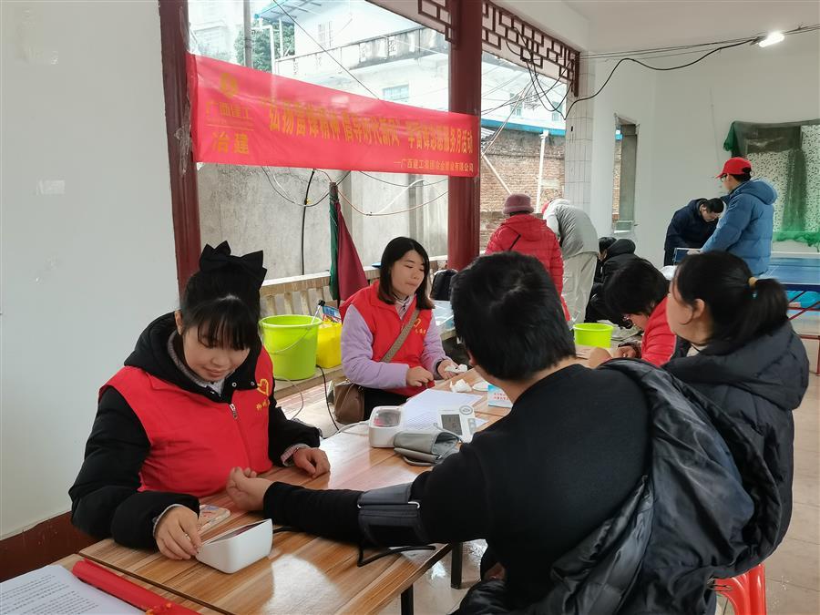 医生掀开奶罩边躁边狠狠躁视频