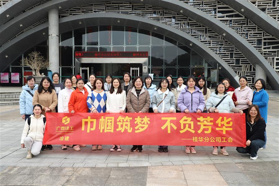 医生掀开奶罩边躁边狠狠躁视频