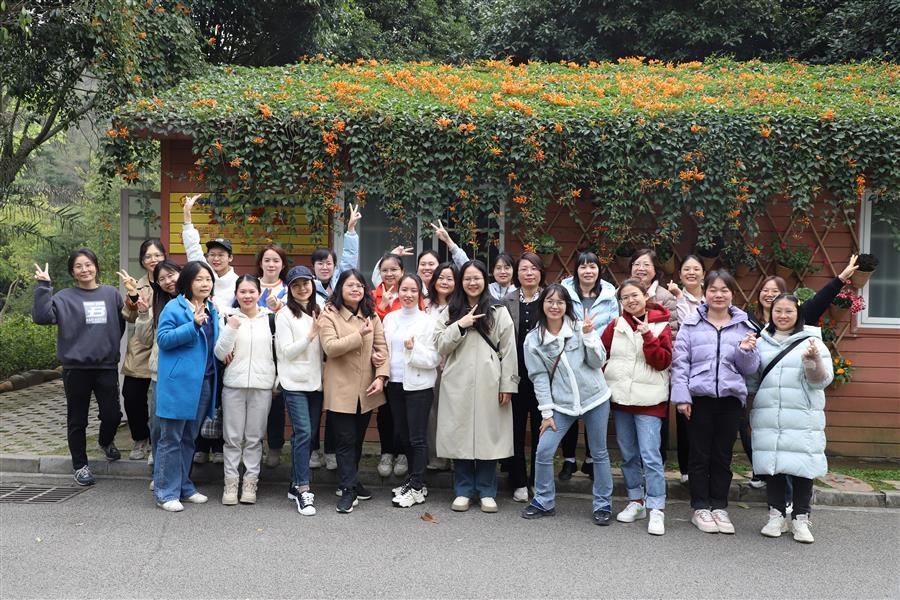 医生掀开奶罩边躁边狠狠躁视频