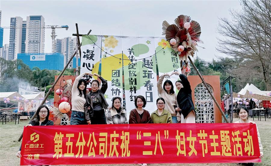 医生掀开奶罩边躁边狠狠躁视频