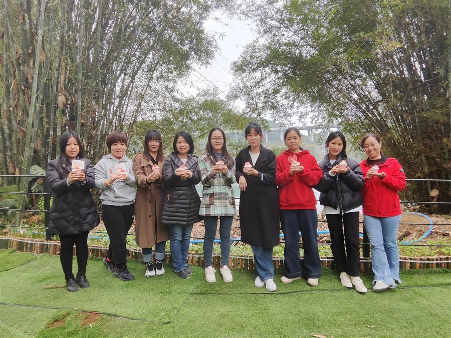 医生掀开奶罩边躁边狠狠躁视频