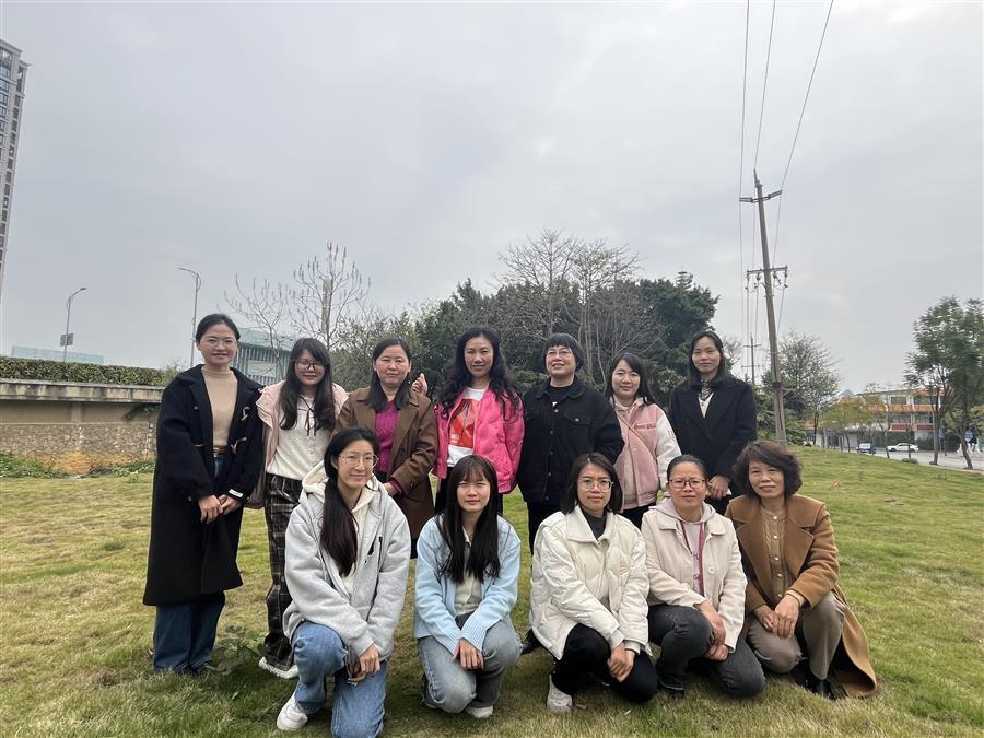 医生掀开奶罩边躁边狠狠躁视频