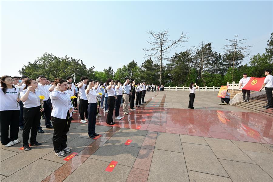 医生掀开奶罩边躁边狠狠躁视频