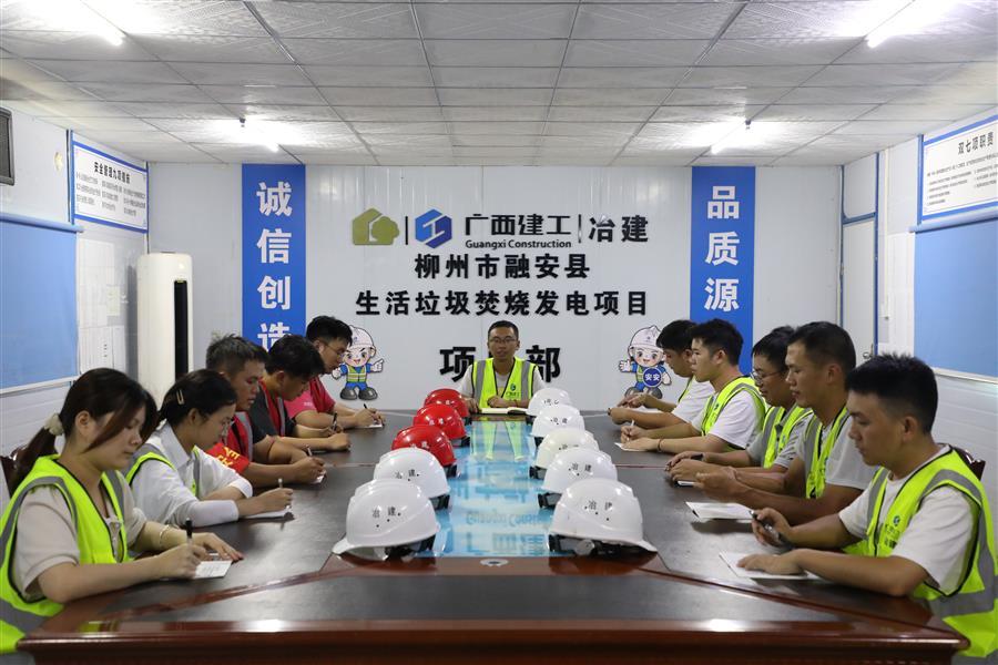 医生掀开奶罩边躁边狠狠躁视频