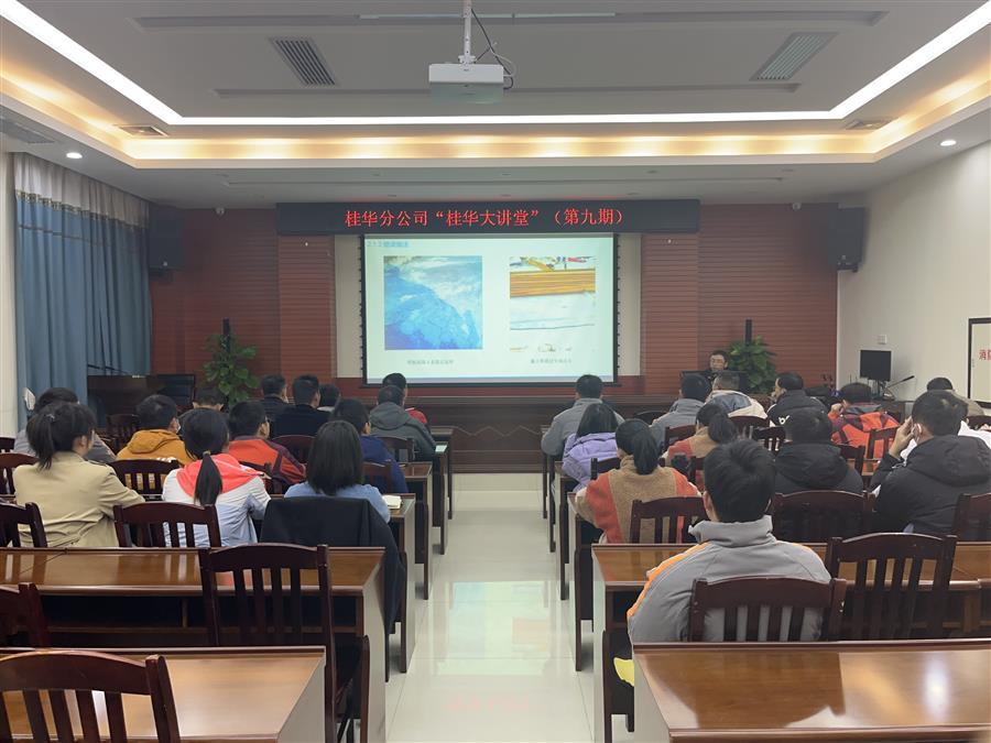 医生掀开奶罩边躁边狠狠躁视频